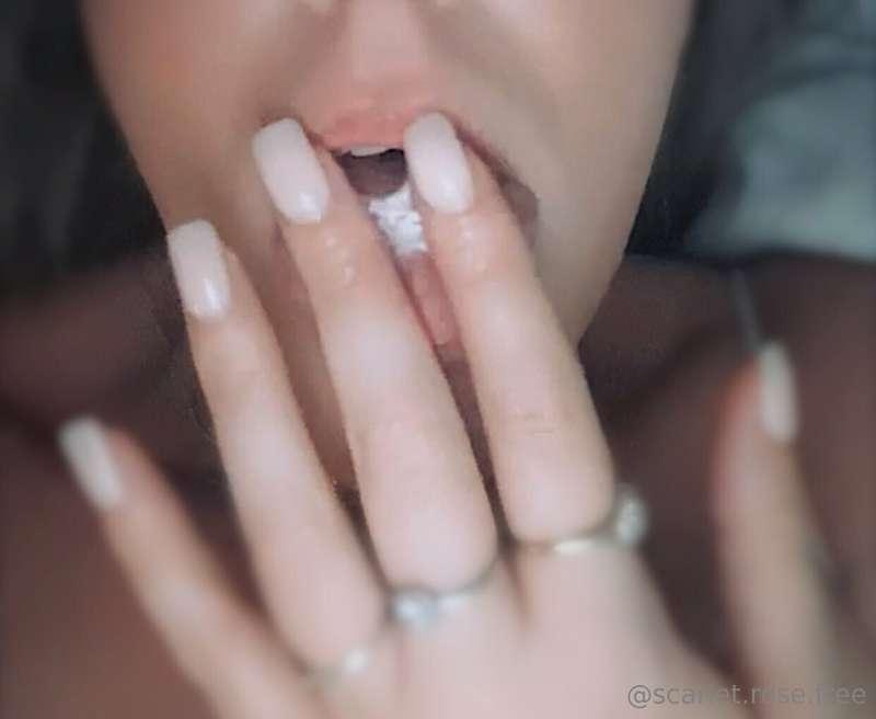 *I have a hot juicy wet video sending in your messages* 💦👅