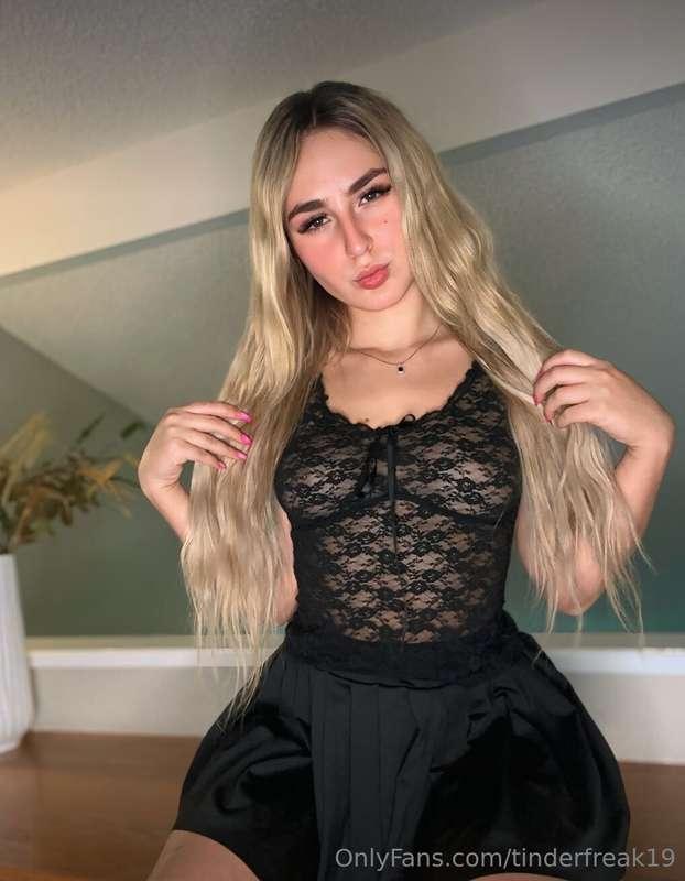 My best friend @Kekebanksxx does anal almost every single ni..