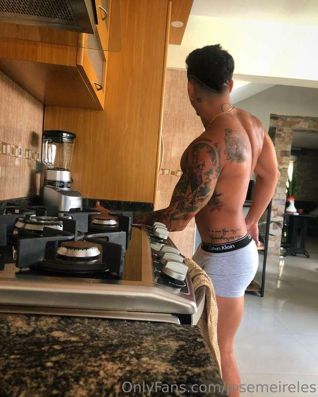 lets go cook  @josemeireles 
https://onlyfans.com/josemeirel..