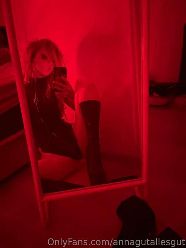 What’s your fav color to turn on when having s*x 😳🥵