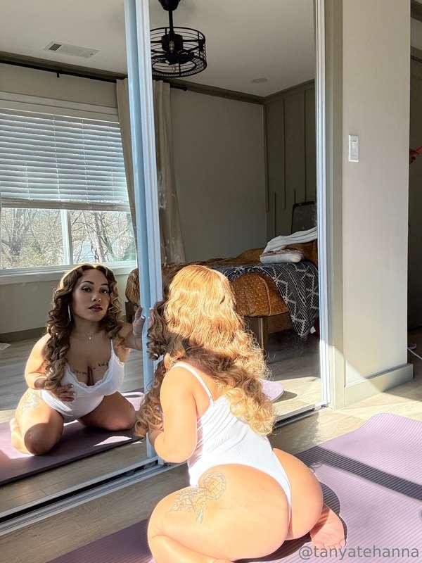 You can only grab one first 🍒🍑