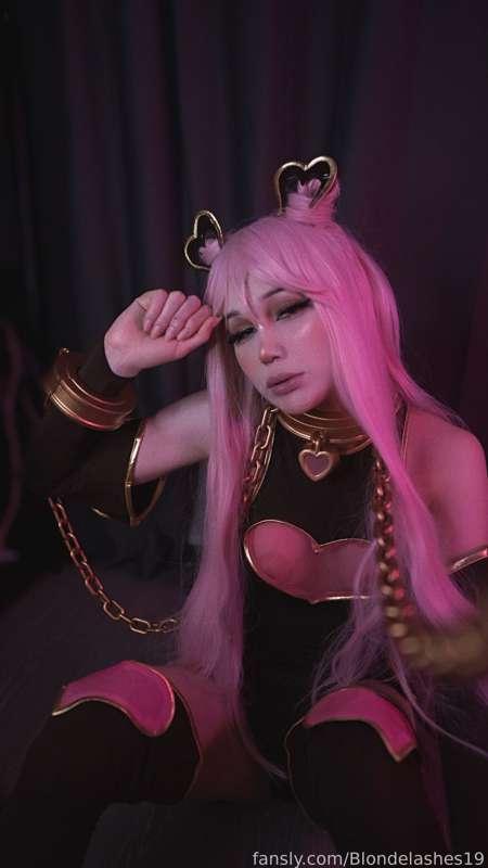 blondelashes19 image #4