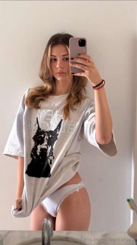 🌟 Step into the world of @skye_vega 🌟🔥 She’s 18 and ready to..