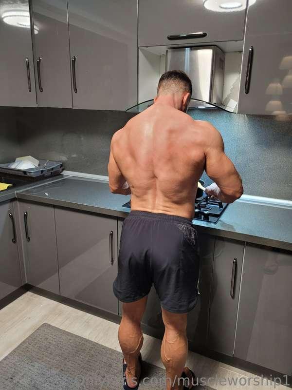 muscleworship1 image #0