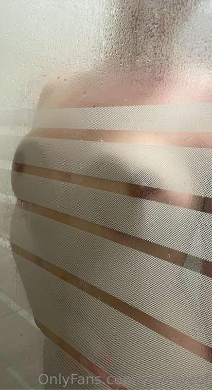 Join me in the shower💦😈