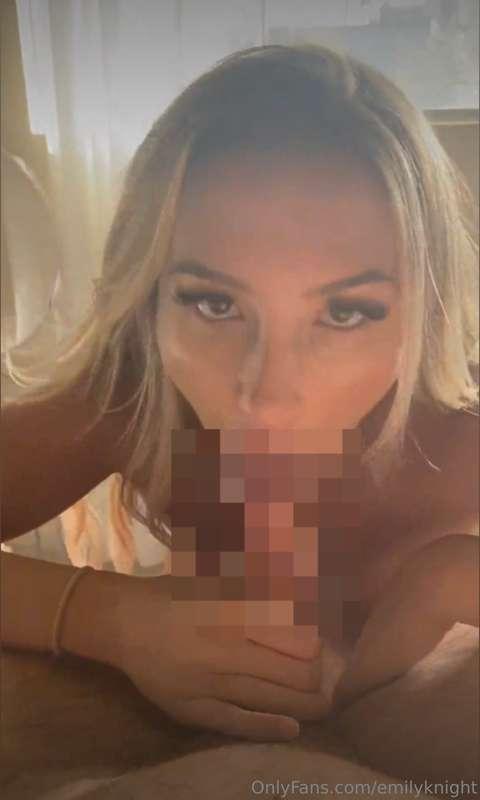 𝐅𝐢𝐧𝐚𝐥𝐥𝐲 𝐠𝐨𝐭 𝐬𝐨𝐦𝐞 𝐠𝐨𝐨𝐝 𝐝𝐢𝐜𝐤 𝐚𝐧𝐝 𝐬𝐮𝐜𝐤𝐞𝐝 𝐡𝐢𝐬 𝐜𝐨𝐜𝐤 𝐥𝐢𝐤𝐞 𝐚 𝐠𝐨𝐨𝐝 𝐬..