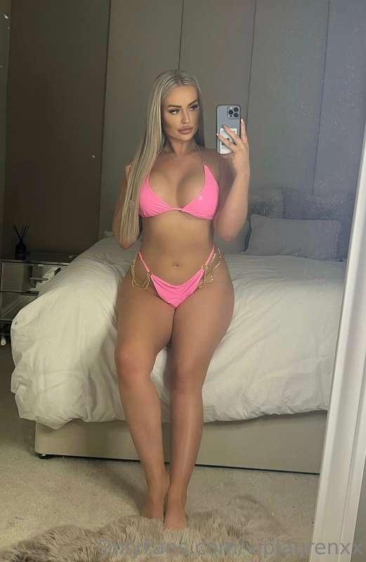 should i take this off for u?? 😘 💖