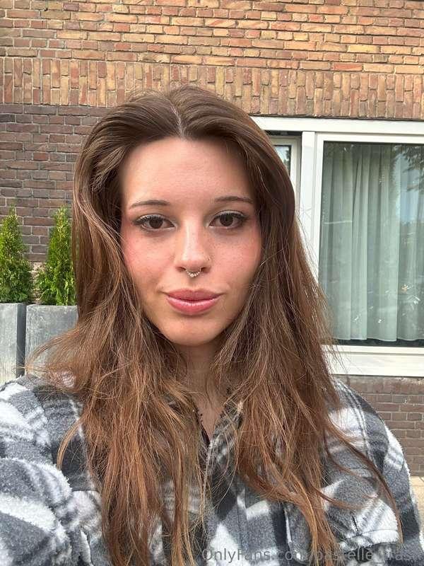 Just out here stealing your attention😏🤭