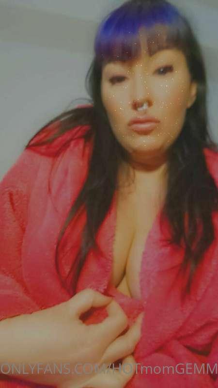 Wanna see what's under here ?
