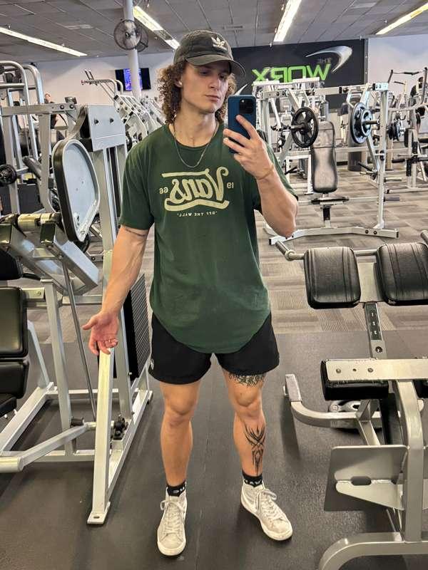 The new ink fits perfectly 🤘 feels good to be back lifting h..