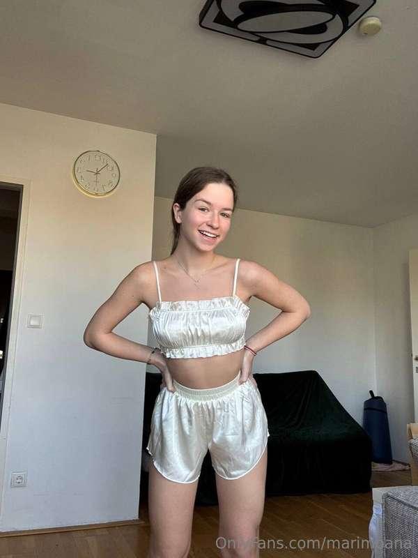 So tell mehow long can you really hold that gaze? 😈