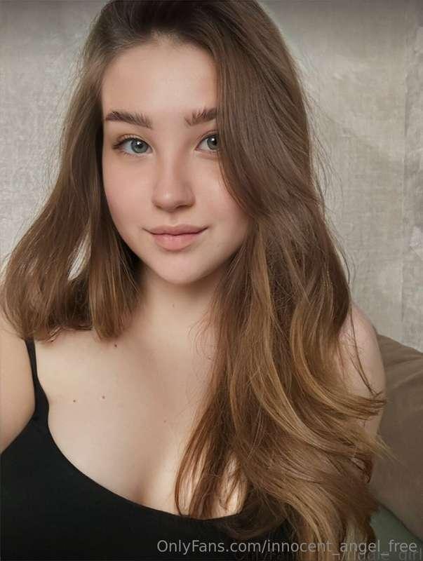 😈She @riddle_girl is free today for you😈Busty hottie @riddle..