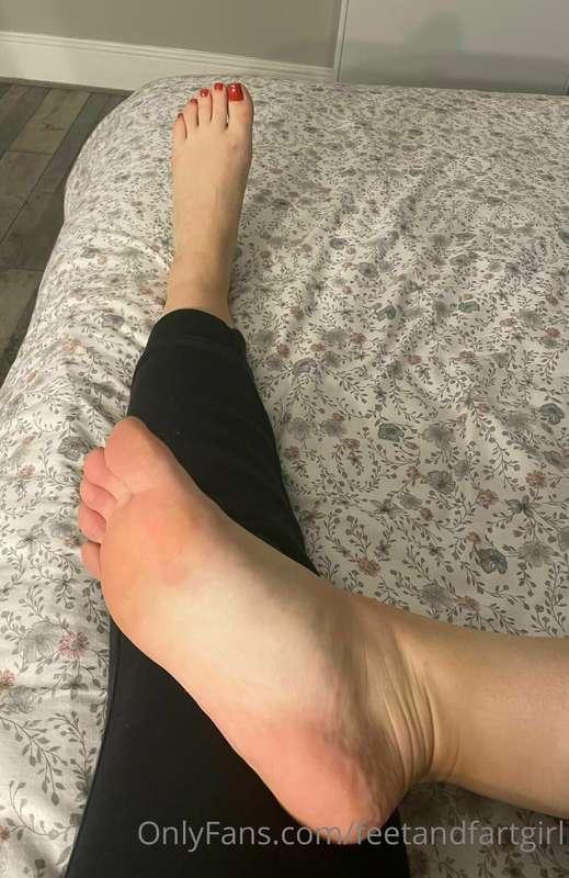 feetandfartgirl image #0