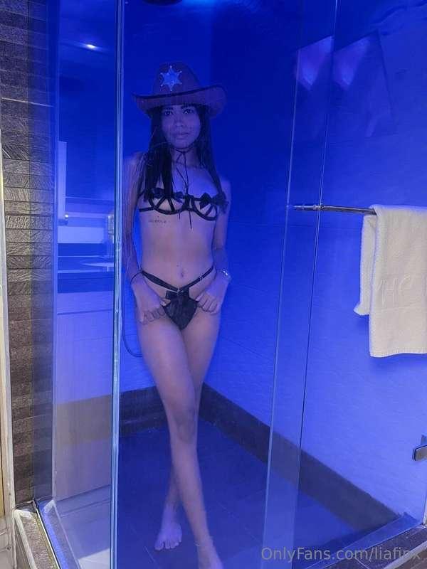Cum. Lets shower together😅