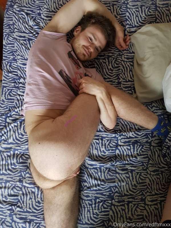 I'd love someone spooning me rn😍