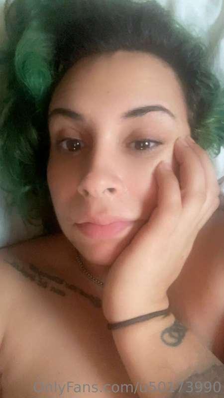 Send me lots of tips💰 and green 💵 so I can get white girl wa..