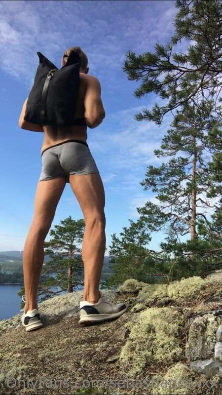 I am out hiking! Do u like my outfit?