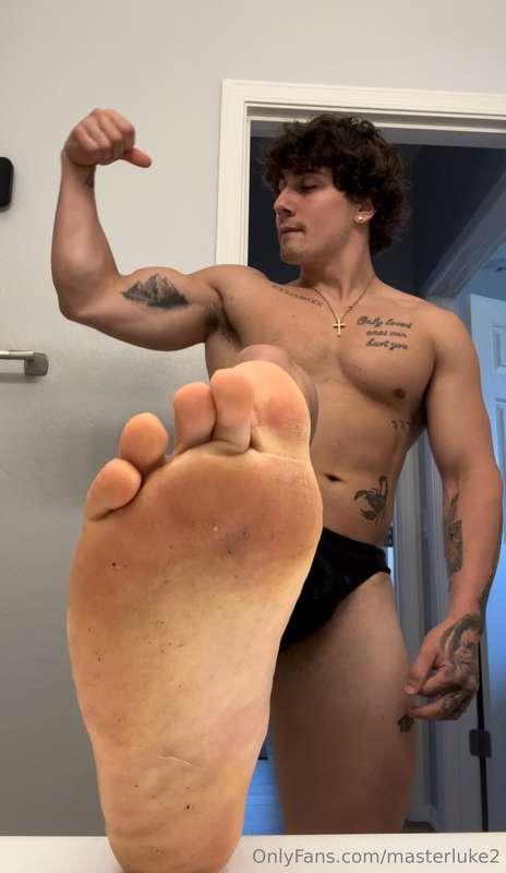 Was doing some bodybuilding posing BUT then I decided to hav..