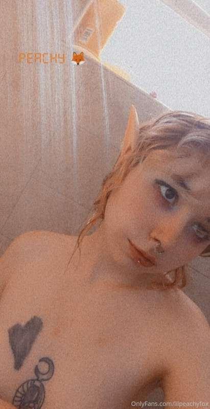 wanna take a shower with an elf girl
