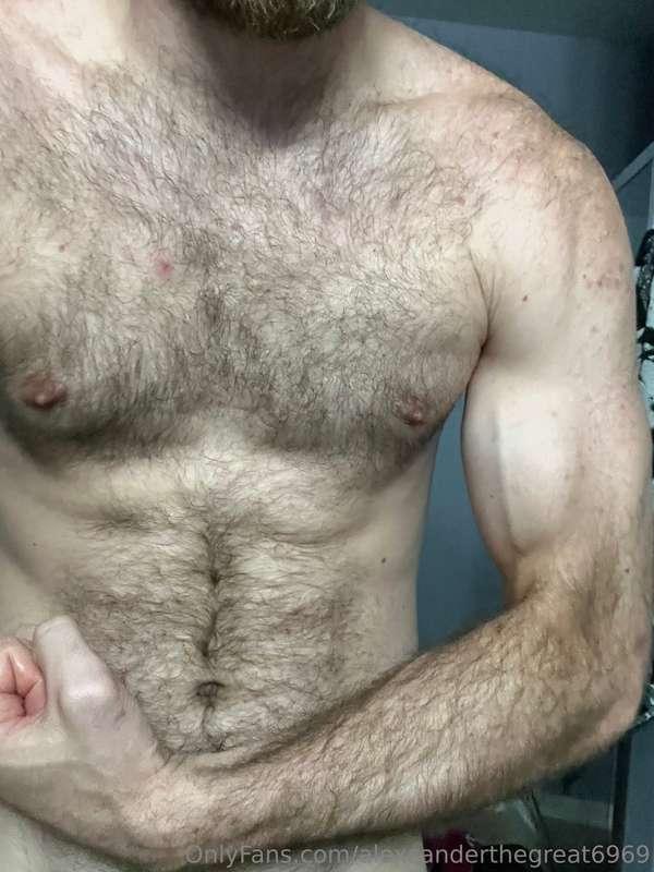 Nothing like a hairy masculine body