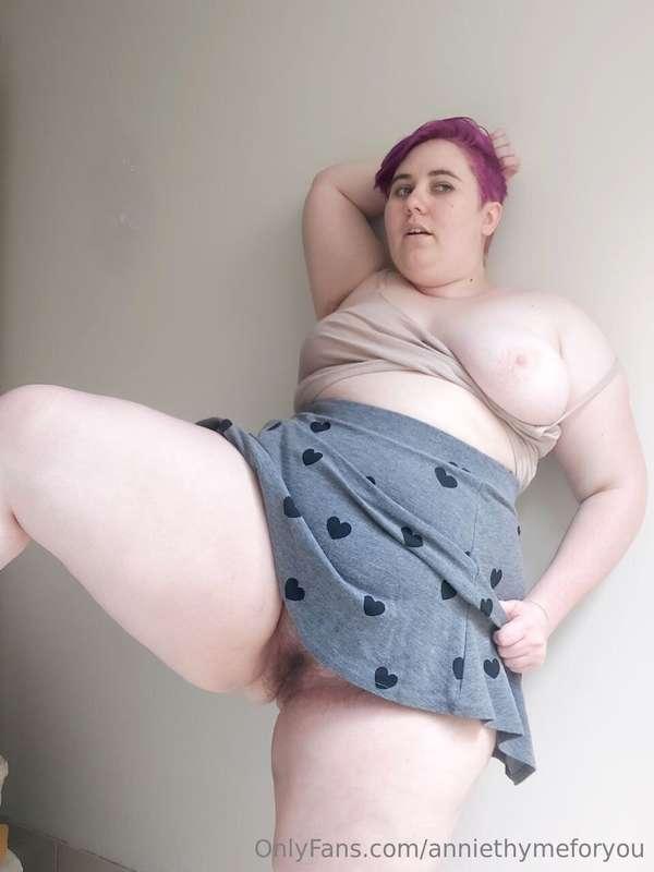 Push me against the wall and give it to me! 