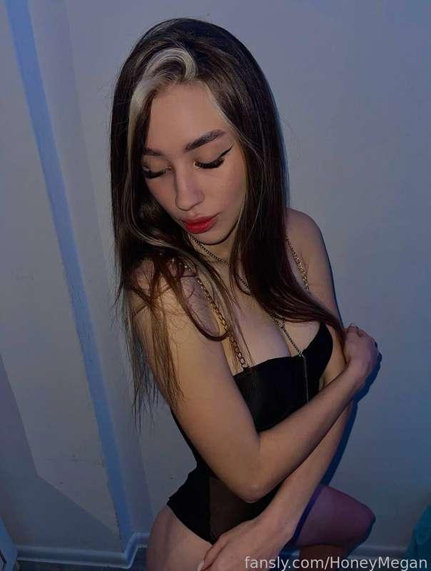 honeymegan image #0