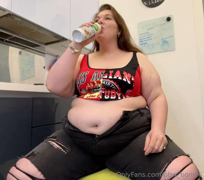 Who thinks I need to make more videos drinking cream?😈😈