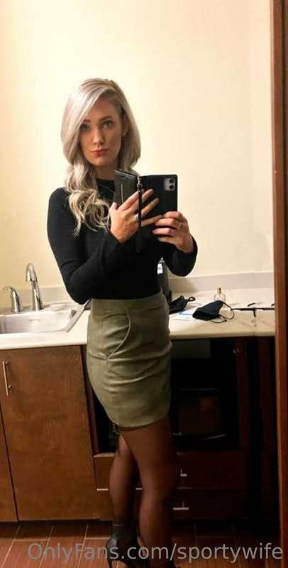Long awaiting my next bbc encounter! Will it be you? 💋 Sexy ..