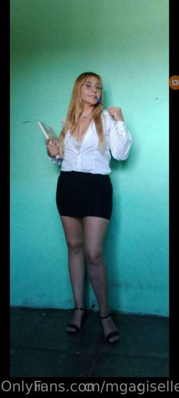 The hot lawyer is waiting for you in her office 💼👨‍🎓👩‍💼
@abo..