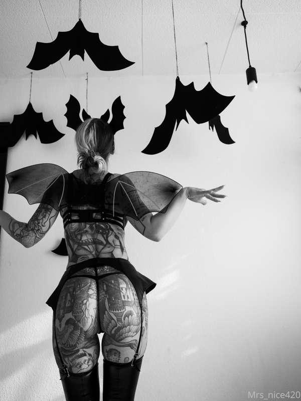 and out of interest, would you like that set more in B&W?