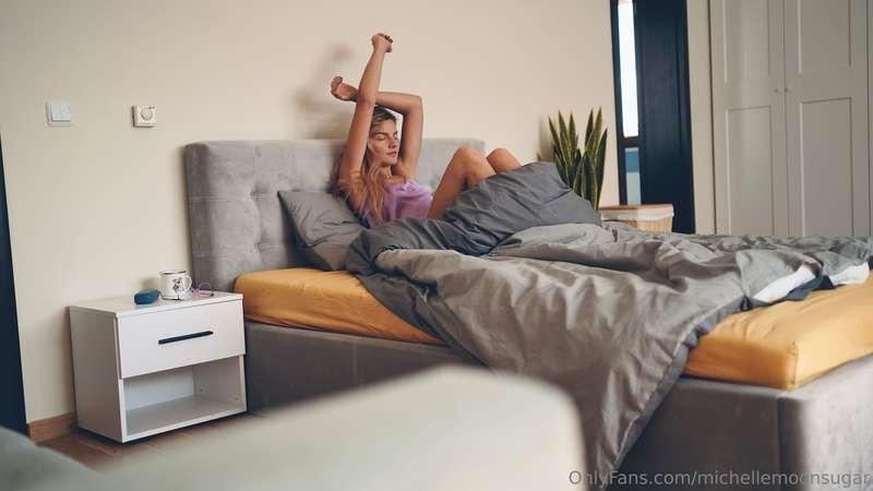 Let’s dive in bed this weekend and stay there till Monday 😘💕