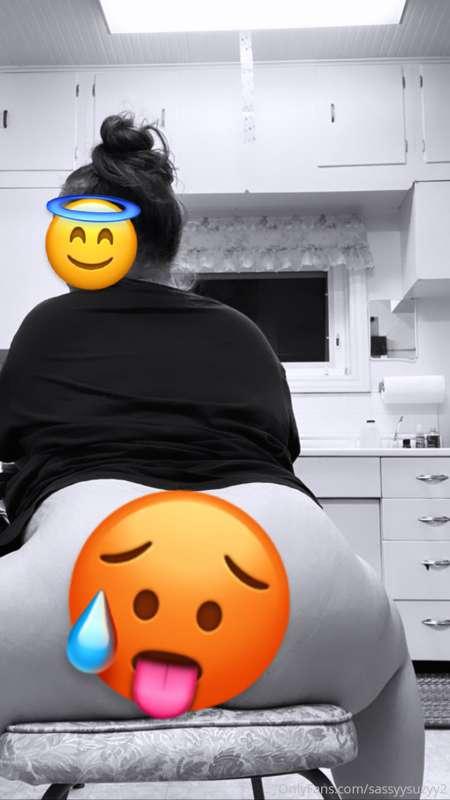 Don’t you want to see my fat ass straddling this chair? I kn..