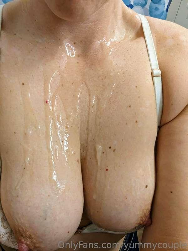 do I let it dry or are you licking it off? 😍