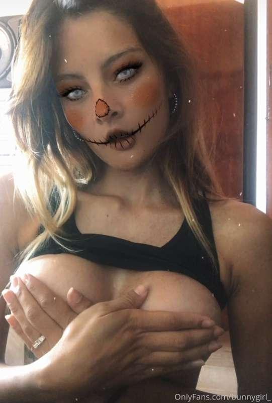 🕸👻Trick or treat? 🎃🕸 😏