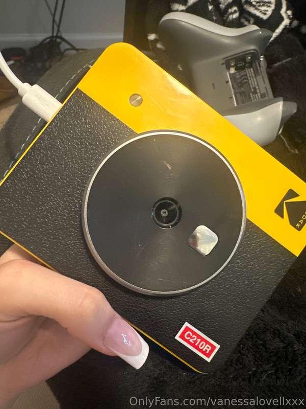 Anyone want me to send a Polaroid nude of me to you by mail ..