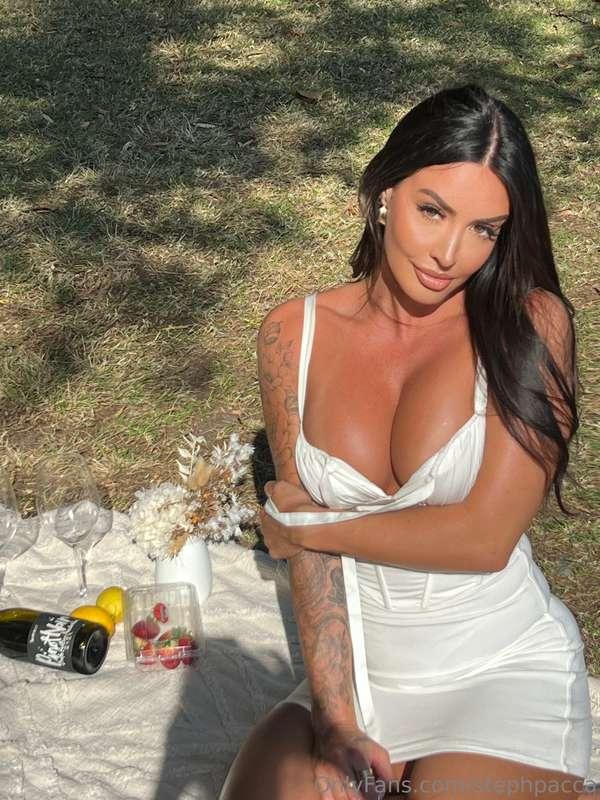 who's coming to my picnic? 🤍