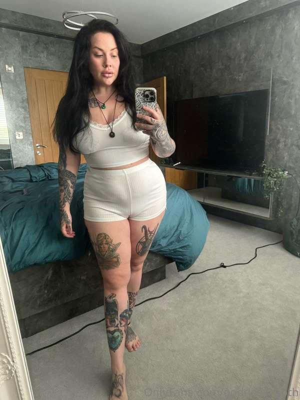 Daddy, don't you want to come fuck mommy's tits?🥵😈