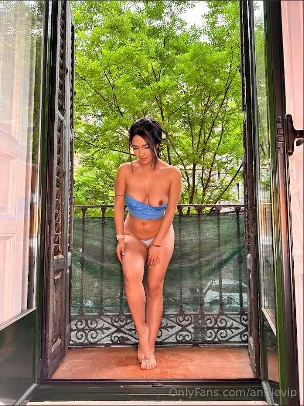 Got something down under that is always open for you 😏😽