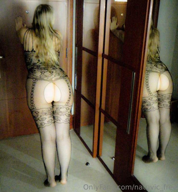 Mirror-mirror! It's my birthday today! 😋 With so many fans a..
