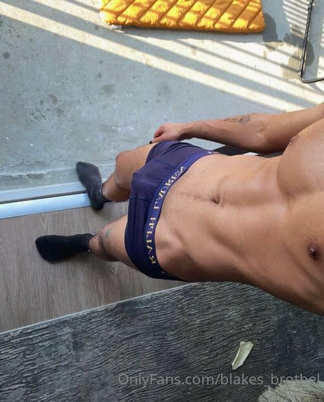 Swipe to watch it grow 
This shit lowkey got me horny😩 🤤