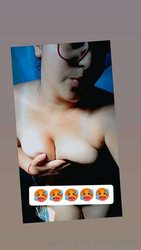 taking a bath...
Do you want to see a little more...?🥵🥵🥵🤤🤤🤤🤤..