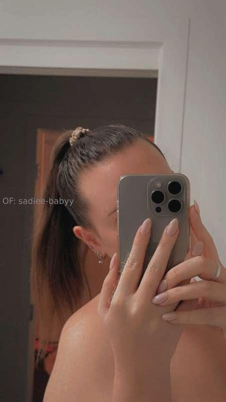 Want to unlock daily NSFW content? Over 4200 videos + photos..