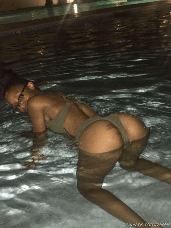 Pool time 💦🌊
