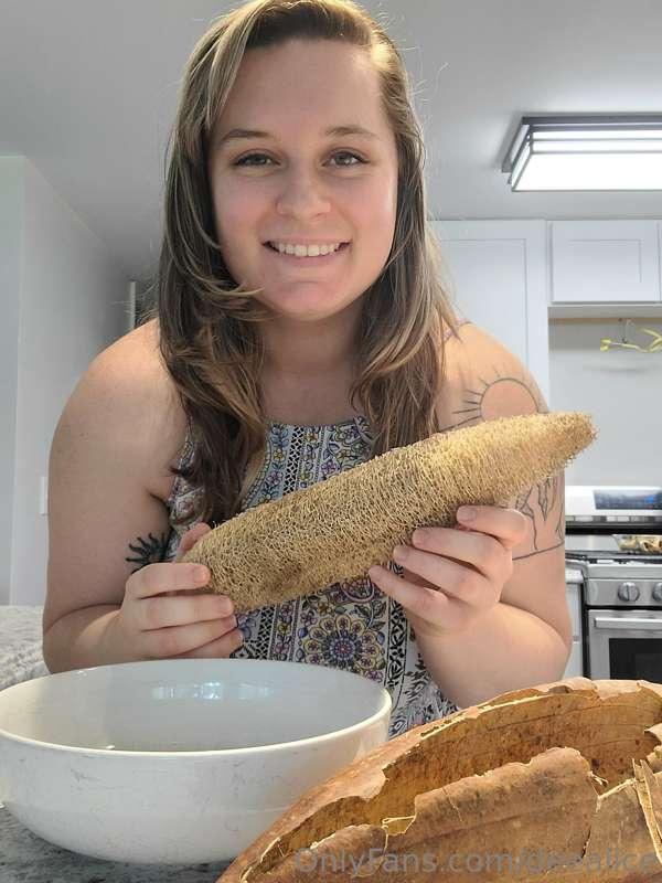 First loofah of the season! 😄 I'll be using slices of it for..
