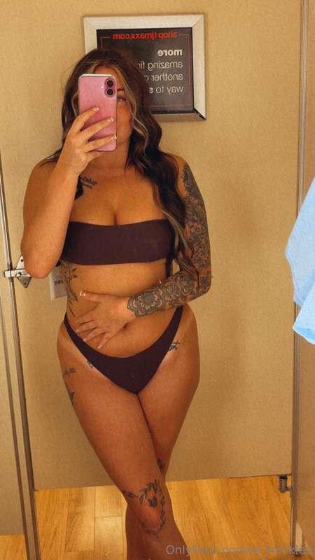 Absolutely obsessed with my body. 🥵🥵