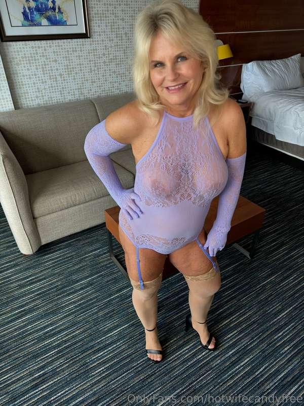Have you checked out my VIP page @hotwifecandy Hot daily pos..