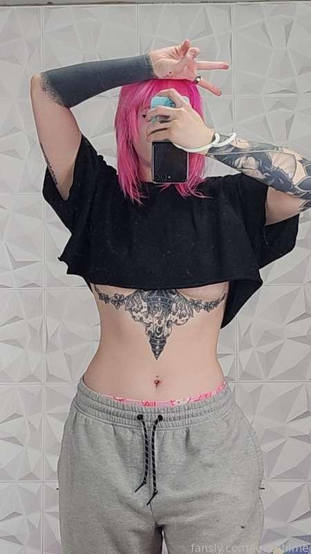 Time to wake up ~ what kinda coffee you want ? ☕️

#cute #casual #alt #tattoos #underboob 