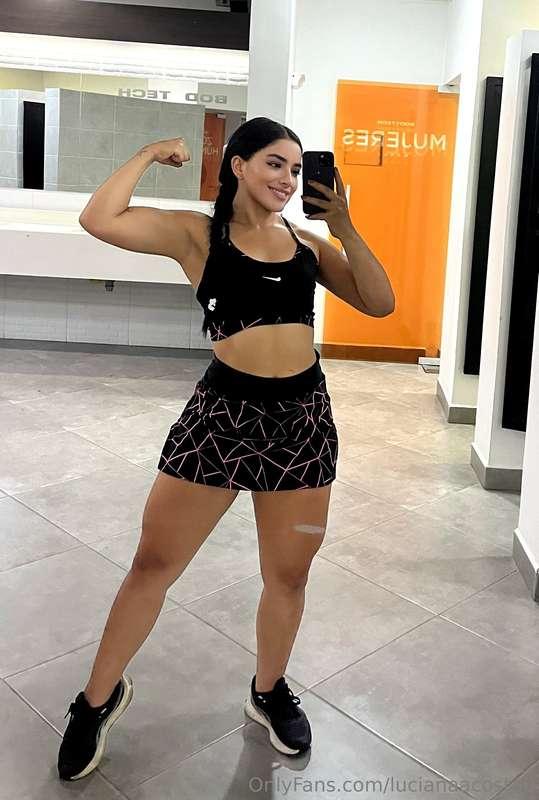 Building a body I’m proud of, one rep at a time 🏋️‍♀️💥
