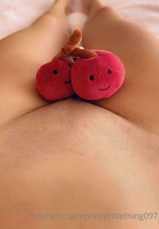 Who's going to help me with my cherry 🍒 😜😘😈