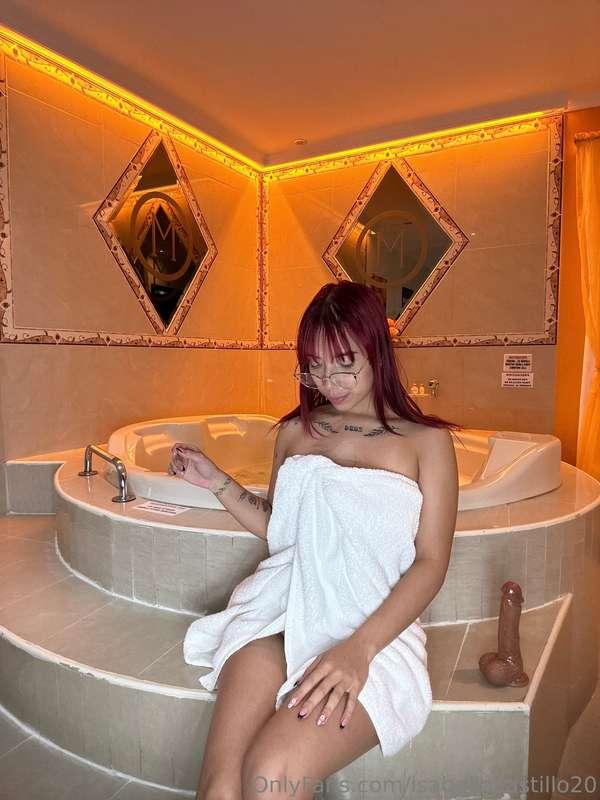 Will you come with me to take a shower?🛀🫧💦